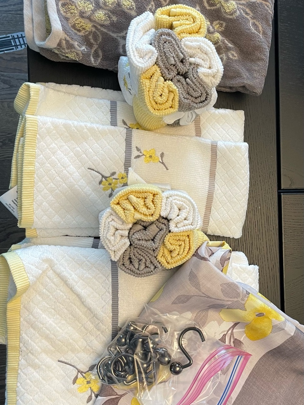 Embroidered Floral complete bathroom set